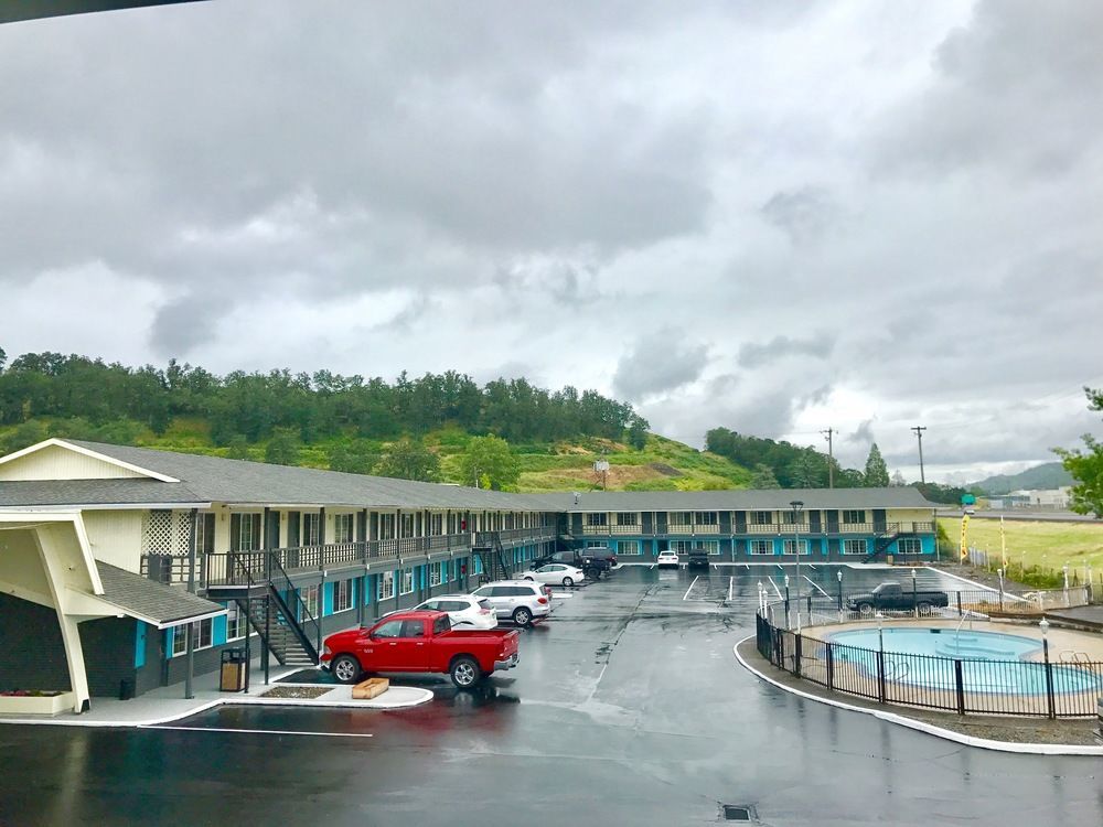 罗斯堡温德姆戴斯酒店 外观 照片
