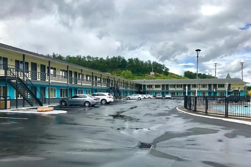 罗斯堡温德姆戴斯酒店 外观 照片